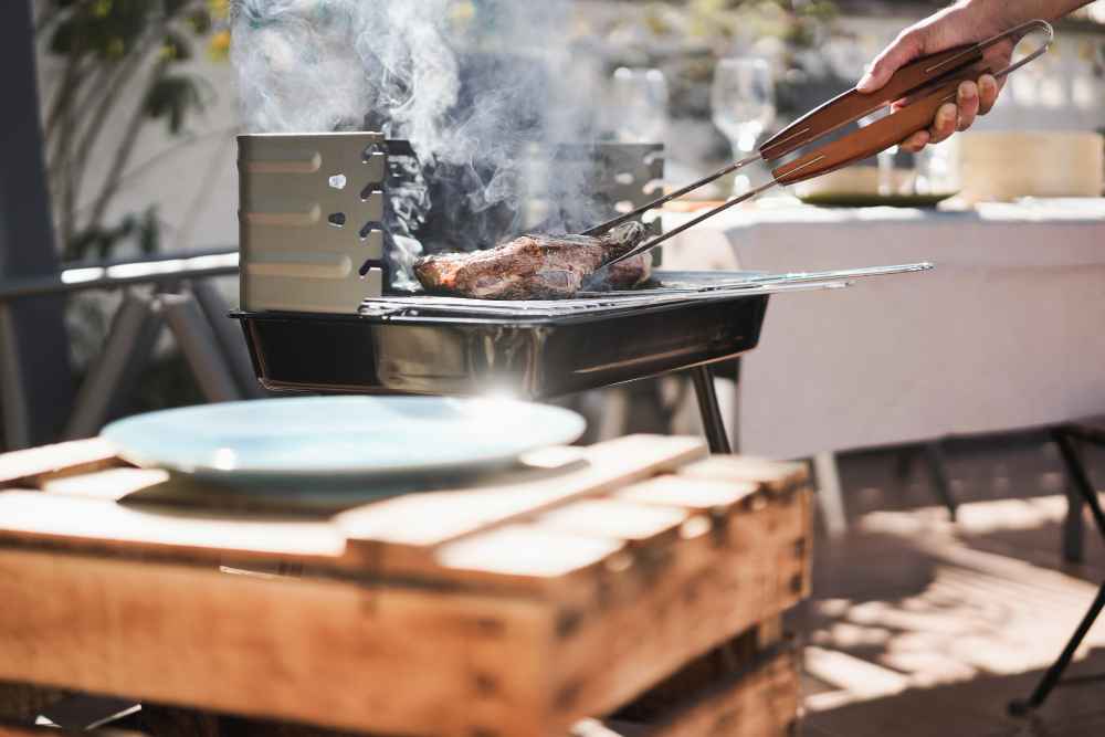 se puede hacer barbacoa en un balcón